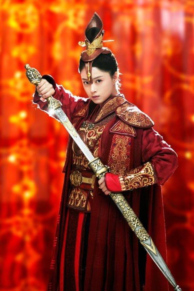 女明星穿铠甲_古装剧女将军_女明星穿盔甲