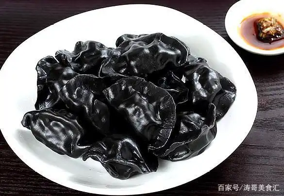 青岛墨鱼饺子特点_山东黑暗料理_网红寿司黑暗料理是什么,